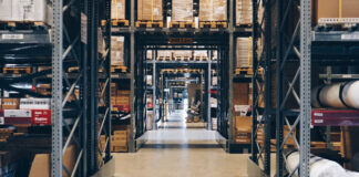 Trend: Retailers are embracing fulfillment hubs, saying goodbye to physical stores trend-retailers-are-embracing-fulfillment-hubs-saying-goodbye-to-physical-stores